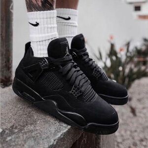 Jordan 4 Retro
Black Cat (2020)